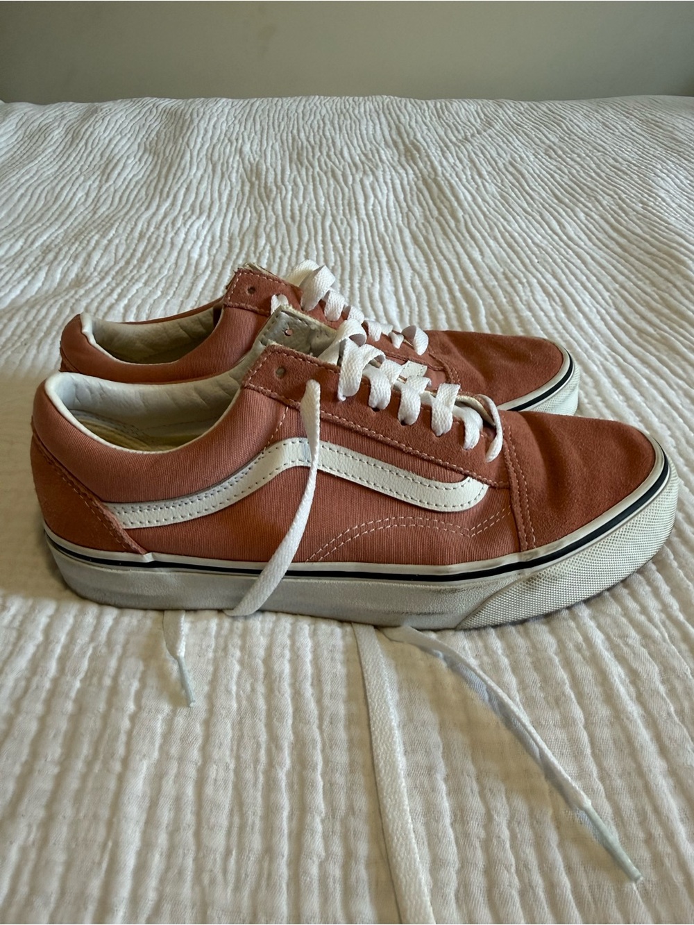 NEVER WORN Vans Old Skool Sneakers in Dusty Rose with White Stripe - Picture 4 of 7